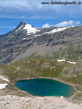 Lac du Santel et l'aiguille de la Grande Sassière (3747 m) - © Patrice Roatta