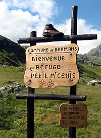 Panneau du refuge du petit Mont Cenis