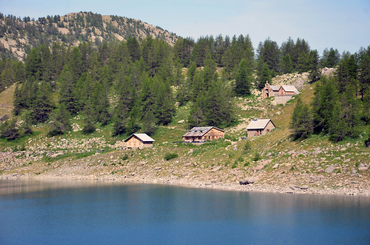 Le refuge du lac d'Allos sur les rives du lac | Jausiers 2017