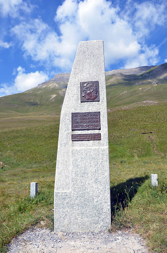 Stèle dédiée au courreur cycliste Fausto Coppi| Jausiers 2017