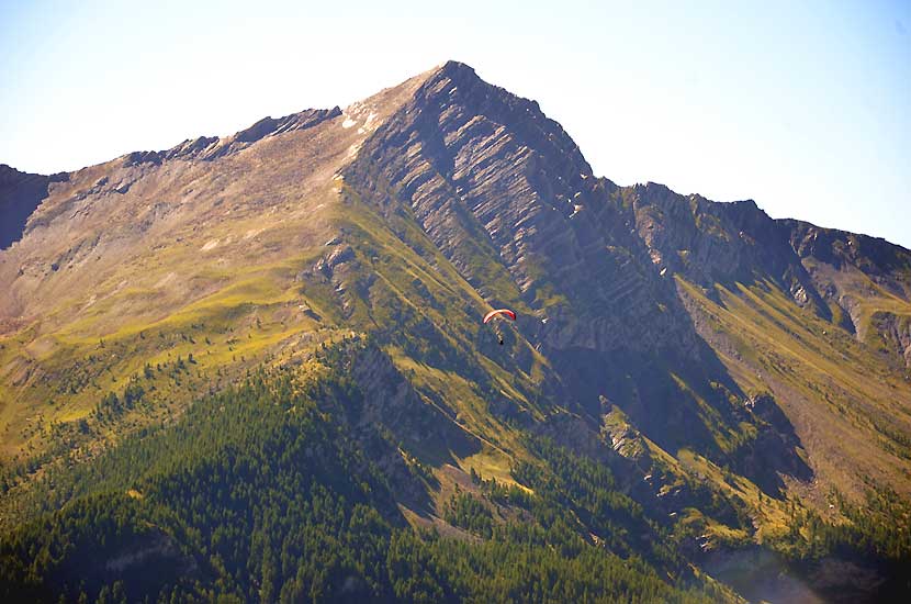 Du parapente entre les sommets