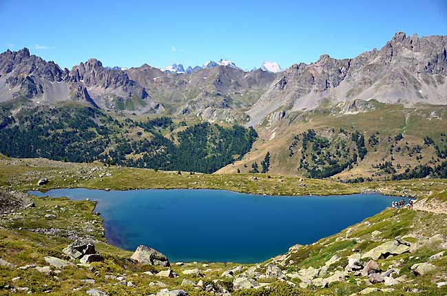 Le lac Laramon, Le Pelvous, les Agneaux, la barre des Ecrins