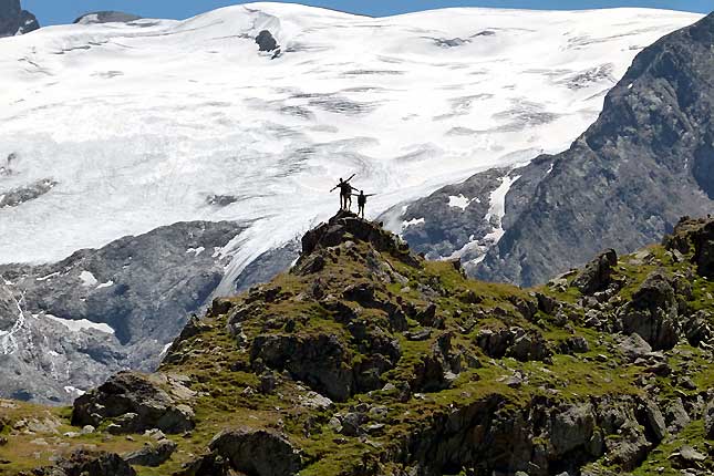 Ombres chinoises sur le glacier de la Girose