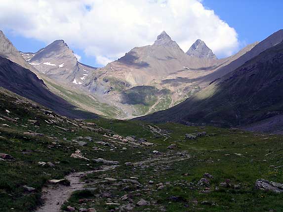 La pointe Salvador (3202 m) et les Aiguilles d'Arves