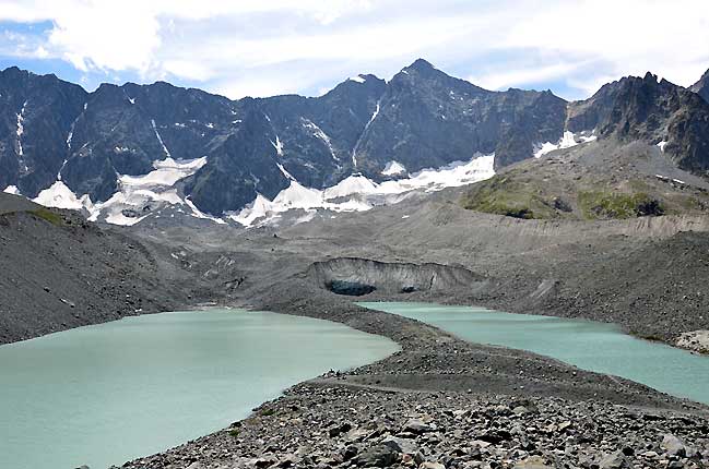 Les lacs du glacier d'Arsine et le pic de la Neige Cordier