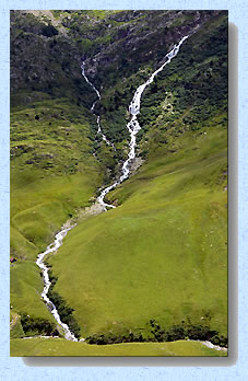 La cascade du Nant-Bramant, depuis les pentes du carrelet