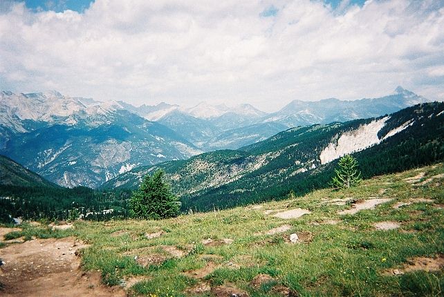 Au nord du col, l'Isoard et le pic de Rochebrune