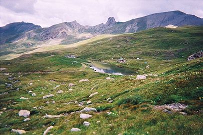 Le lac de la Blanche et le Pic de Chteau Renard (2989 m)