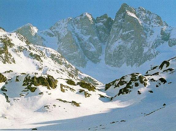 Le Vignemale sous la neige