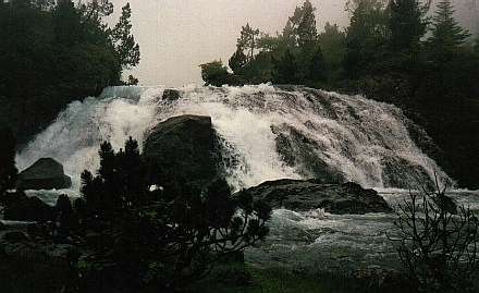 Cascade dlicate au petit matin