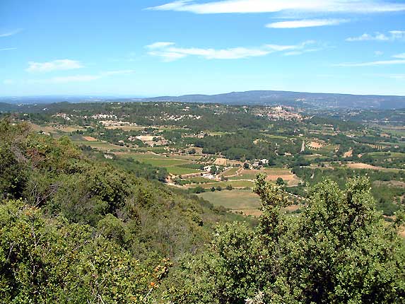 Lacoste et la valle