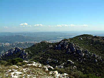 Eyguires, Salon, au fond la Sainte Victoire