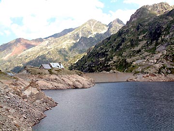 Le lac et le barrage d'Artouste