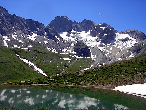 Glacier de la masse et pointes de la partie et de l'chelle