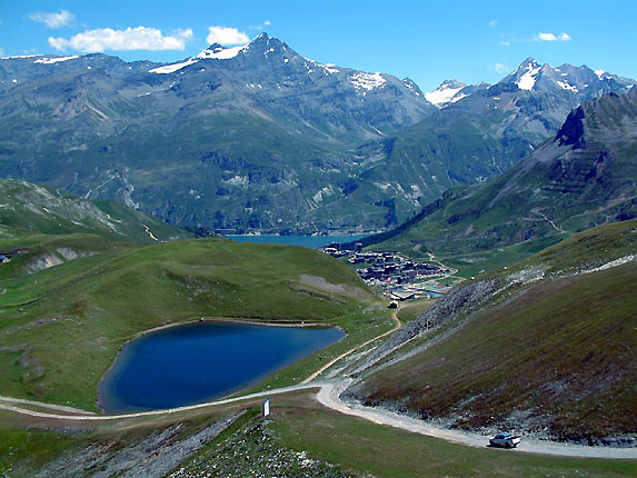 Lac infrieur du Chardonnet, Lac du Chevril, Aiguille de la Grande Sassire et La Tsanteleina