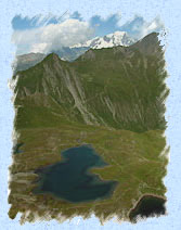 Le lac Cornu, au loin le Mont Blanc