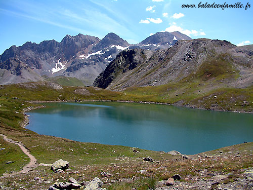 Le lac rond, cime de la Planette (3104 m) et roche Bernaude (3222 m) -  Patrice Roatta