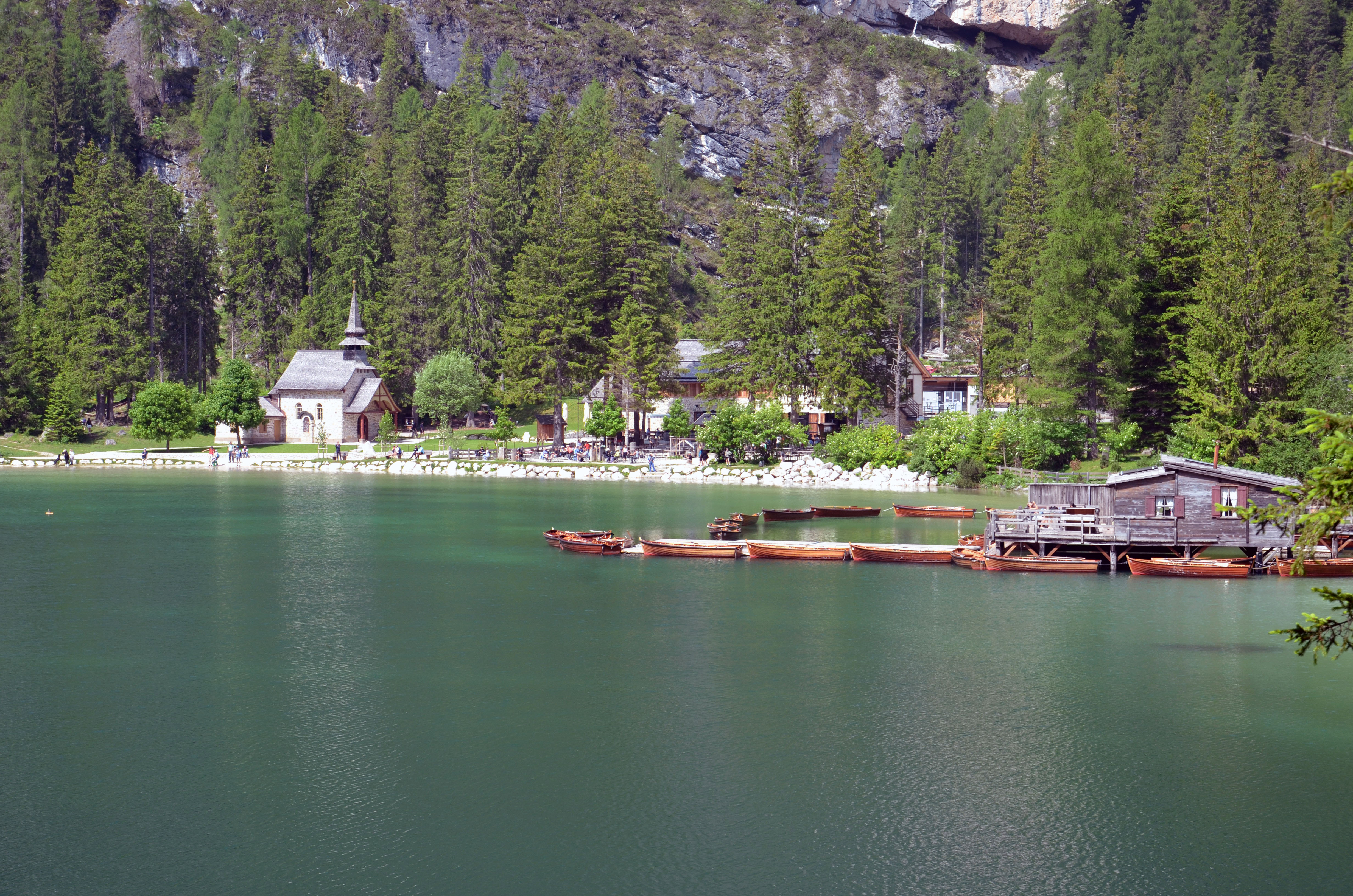 Les barques sur le lac de Braies 
