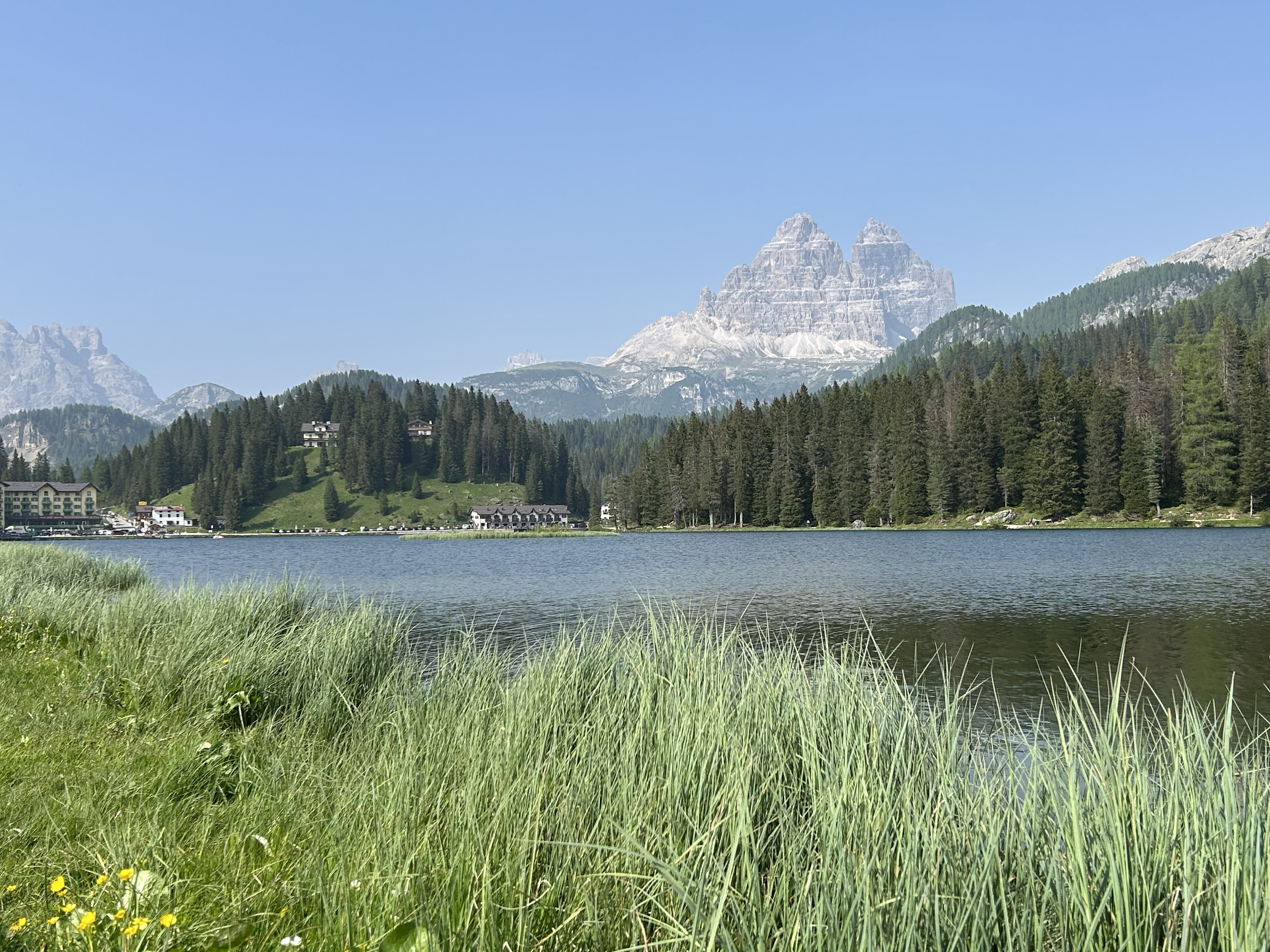 Vue sur les Tre Cime depuis le lac de Misurina | Dolomites 2025 | Balades en Famille