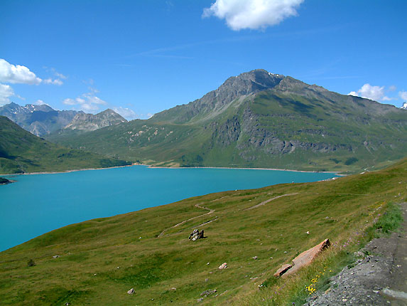 Rive gauche du lac du Mont-Cenis