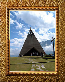 La pyramide du lac du Mont-Cenis