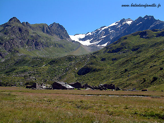 Les ruines de la Sassire / Glacier de l'Invernet