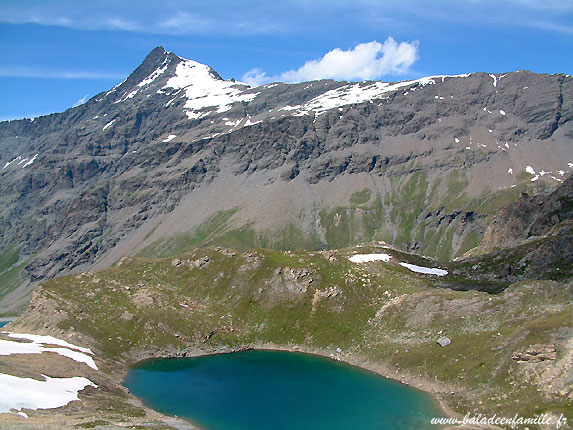 Lac du Santel et l'aiguille de la Grande Sassire (3747 m)