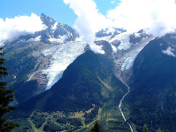 Le massif du Mont-Blanc, et le glacier des Bossons
